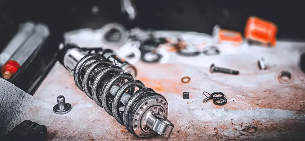 Serwis amortyzatorów rowerowych — BikeWorkshop Bielsko-Biała